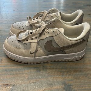 Unisex Nike Air Force 1 size 5.5 fits women’s size 7.5 or uk size 38